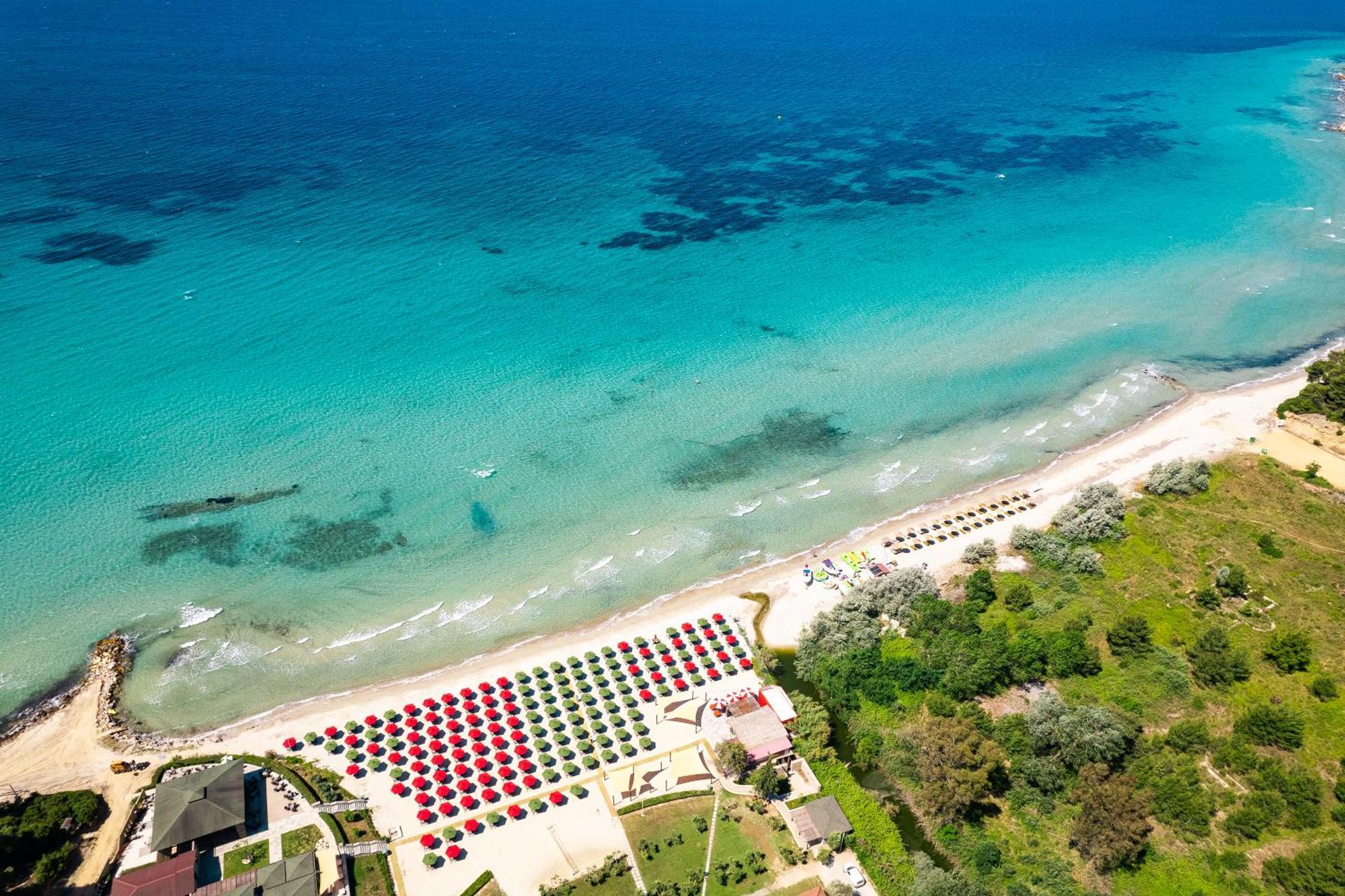 Simantro Resort Sani  Buitenkant foto Aerial view of the beach
